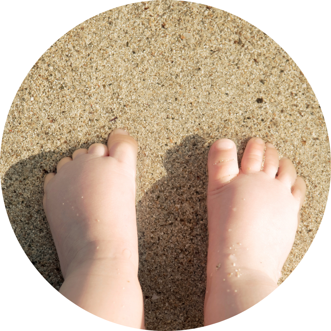 Die Haut von Babys ist dünner und deutlich sensibler als die von Erwachsenen, und der Eigenschutz der Haut ist noch nicht vollständig ausgeprägt.